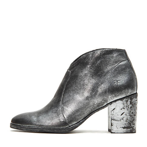 NWOB Frye Grey Metallic Ankle Boots Size 6 - Picture 3 of 6